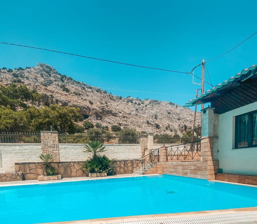 Theonia Villas Pefki  ภายนอก รูปภาพ